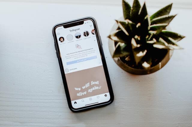 How To React To Instagram Messages